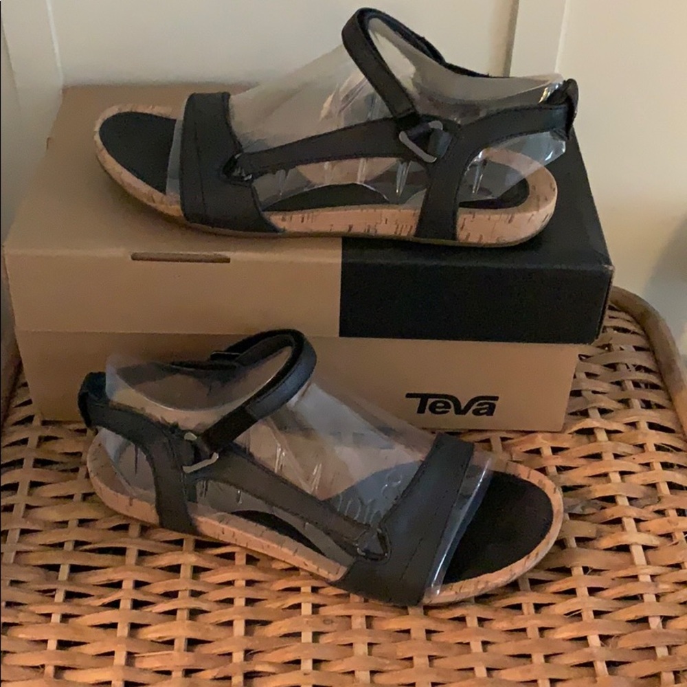 Women’s Teva Capri Universal sandal